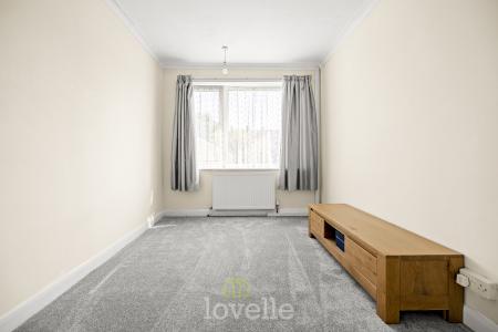 2 bedroom Semi-detached bungalow for sale in Philip Grove, Cleethorpes, DN35