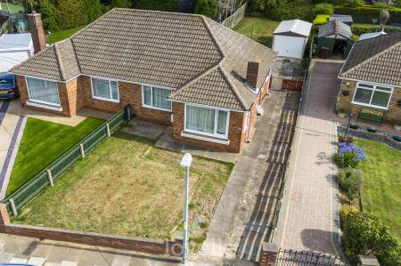 2 bedroom Semi-detached bungalow for sale in Philip Grove, Cleethorpes, DN35
