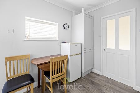 2 bedroom Semi-detached bungalow for sale in Philip Grove, Cleethorpes, DN35