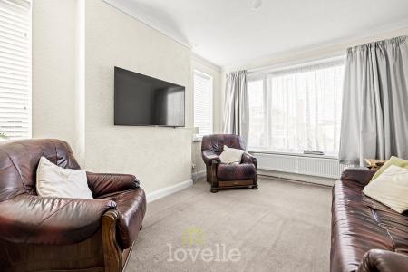 2 bedroom Semi-detached bungalow for sale in Philip Grove, Cleethorpes, DN35