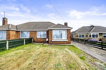 2 bedroom Semi-detached bungalow for sale in Philip Grove, Cleethorpes, DN35