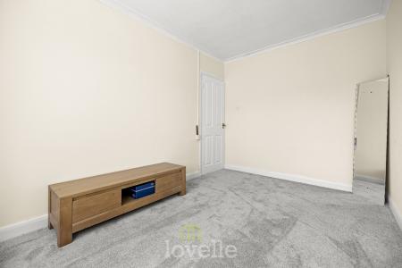 2 bedroom Semi-detached bungalow for sale in Philip Grove, Cleethorpes, DN35