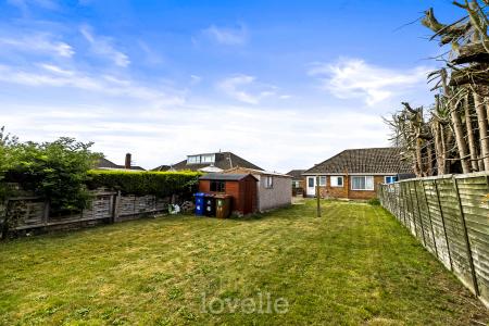 2 bedroom Semi-detached bungalow for sale in Philip Grove, Cleethorpes, DN35