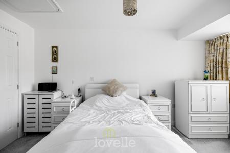 1 bedroom Bungalow for sale in Sycamore Way, Humberston, DN36