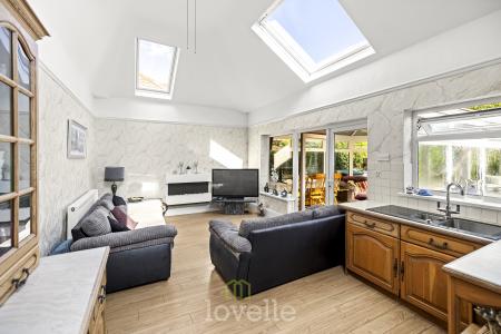 3 bedroom Bungalow for sale in Humberston Avenue, Humberston, DN36