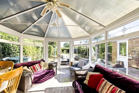 3 bedroom Bungalow for sale in Humberston Avenue, Humberston, DN36