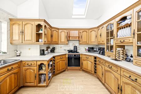 3 bedroom Bungalow for sale in Humberston Avenue, Humberston, DN36