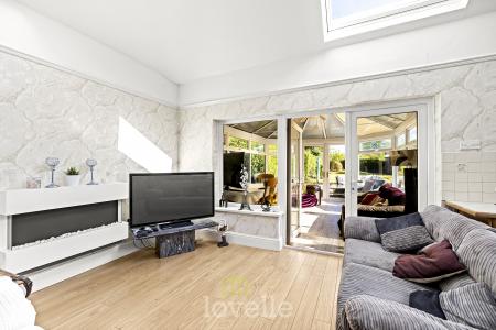 3 bedroom Bungalow for sale in Humberston Avenue, Humberston, DN36