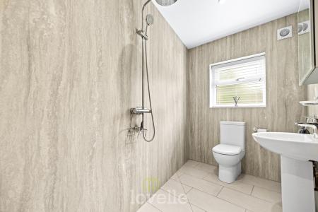 3 bedroom Cottage for sale in Tetney Lock Road, Tetney, DN36