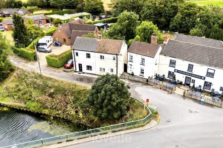 3 bedroom Cottage for sale in Tetney Lock Road, Tetney, DN36