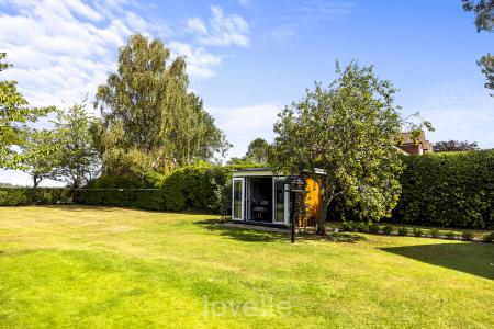 4 bedroom Bungalow for sale in Humberston Avenue, Humberston, DN36