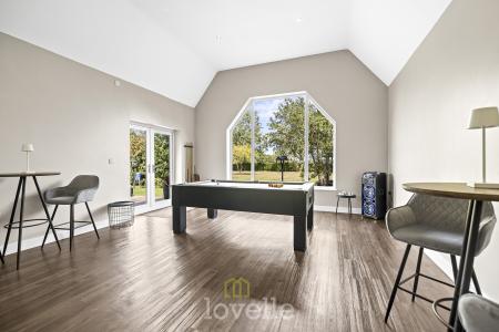 4 bedroom Bungalow for sale in Humberston Avenue, Humberston, DN36