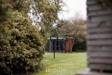 4 bedroom Bungalow for sale in Humberston Avenue, Humberston, DN36