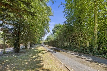 4 bedroom Bungalow for sale in Humberston Avenue, Humberston, DN36