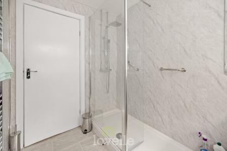 3 bedroom Bungalow for sale in Seaford Road, Cleethorpes, DN35