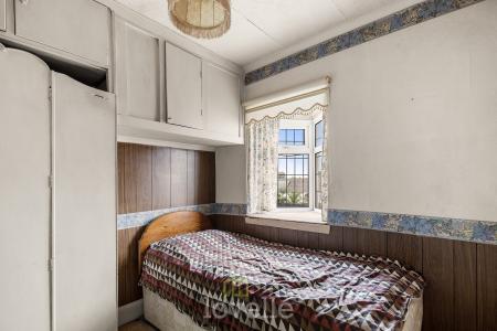 3 bedroom Semi-detached house for sale in Clee Road, Cleethorpes, DN35