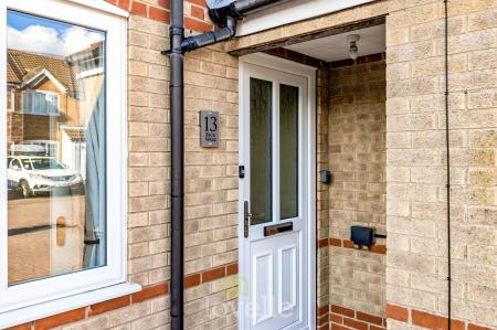 3 bedroom Terraced House for sale in Beck Walk, Cleethorpes, DN35