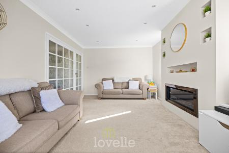 3 bedroom Bungalow for sale in Queen Elizabeth Road, Humberston, DN36