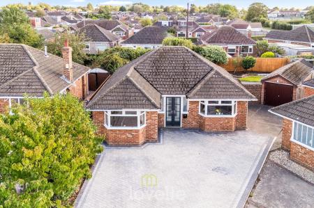 3 bedroom Bungalow for sale in Queen Elizabeth Road, Humberston, DN36