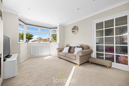 3 bedroom Bungalow for sale in Queen Elizabeth Road, Humberston, DN36