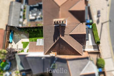 3 bedroom Semi-detached house for sale in Oxford Street, Cleethorpes, DN35