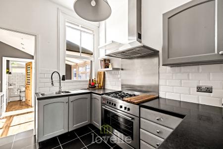 3 bedroom Semi-detached house for sale in Oxford Street, Cleethorpes, DN35