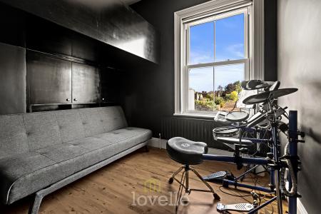 3 bedroom Semi-detached house for sale in Oxford Street, Cleethorpes, DN35