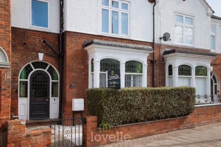 3 bedroom Semi-detached house for sale in Oxford Street, Cleethorpes, DN35