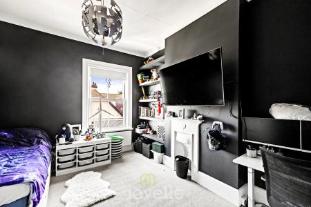 3 bedroom Semi-detached house for sale in Oxford Street, Cleethorpes, DN35