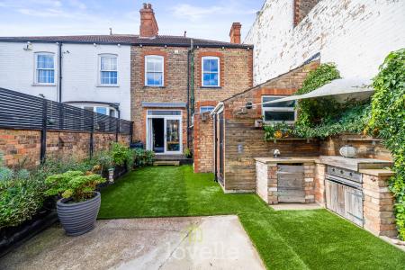 3 bedroom Semi-detached house for sale in Oxford Street, Cleethorpes, DN35