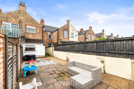 2 bedroom Terraced House for sale in Hey Street, Cleethorpes, DN35