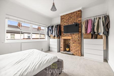 2 bedroom Terraced House for sale in Hey Street, Cleethorpes, DN35