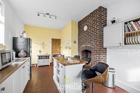 3 bedroom Semi-detached house for sale in Lindum Road, Cleethorpes, DN35