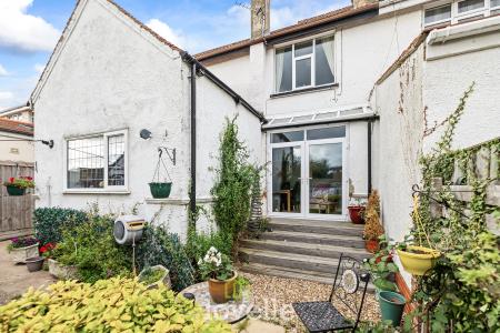 3 bedroom Semi-detached house for sale in Lindum Road, Cleethorpes, DN35