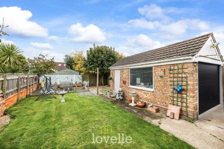 3 bedroom Semi-detached house for sale in Lindum Road, Cleethorpes, DN35