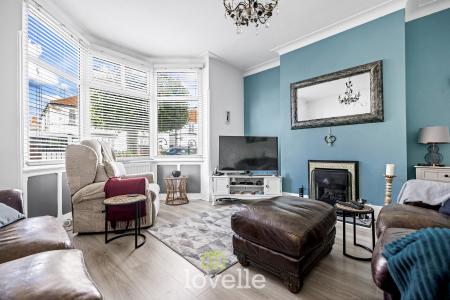 3 bedroom Semi-detached house for sale in Lindum Road, Cleethorpes, DN35