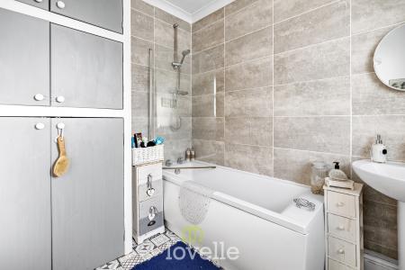 3 bedroom Semi-detached house for sale in Lindum Road, Cleethorpes, DN35