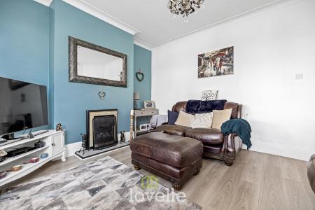 3 bedroom Semi-detached house for sale in Lindum Road, Cleethorpes, DN35