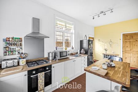 3 bedroom Semi-detached house for sale in Lindum Road, Cleethorpes, DN35