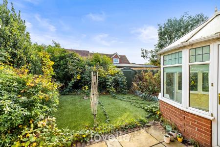 3 bedroom Link detached house for sale in Savoy Court, New Waltham, DN36