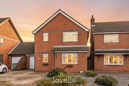 3 bedroom Link detached house for sale in Savoy Court, New Waltham, DN36