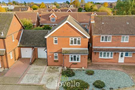 3 bedroom Link detached house for sale in Savoy Court, New Waltham, DN36