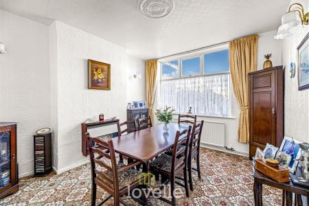 3 bedroom Semi-detached house for sale in Craven Road, Cleethorpes, DN35