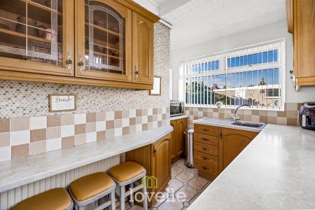 3 bedroom Semi-detached house for sale in Craven Road, Cleethorpes, DN35