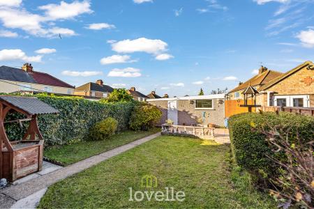 3 bedroom Semi-detached house for sale in Craven Road, Cleethorpes, DN35