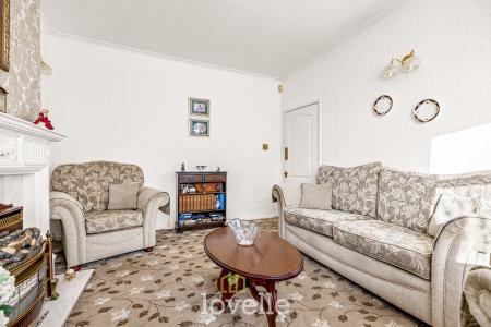 3 bedroom Semi-detached house for sale in Craven Road, Cleethorpes, DN35