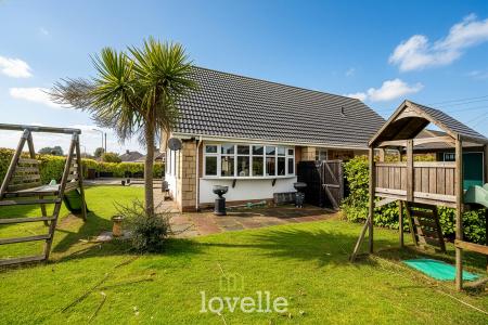 4 bedroom Detached house for sale in Pearson Road, Cleethorpes, DN35