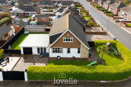 4 bedroom Detached house for sale in Pearson Road, Cleethorpes, DN35