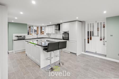 4 bedroom Detached house for sale in Pearson Road, Cleethorpes, DN35