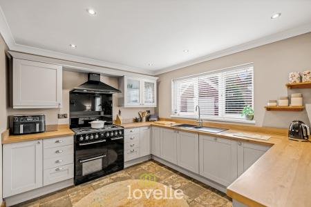 4 bedroom Detached house for sale in Garrick Lane, New Waltham, DN36